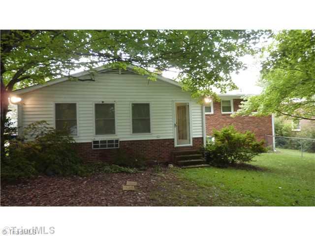 2522 Weymoth Road Winston-Salem, NC 27103 - Photo 10 of 11 Exterior Back.