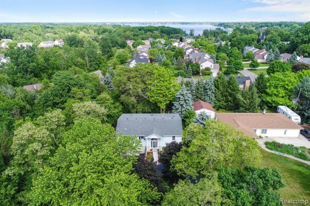 2235 Hiller Road West Bloomfield, MI 48324 - Photo 33 of 38