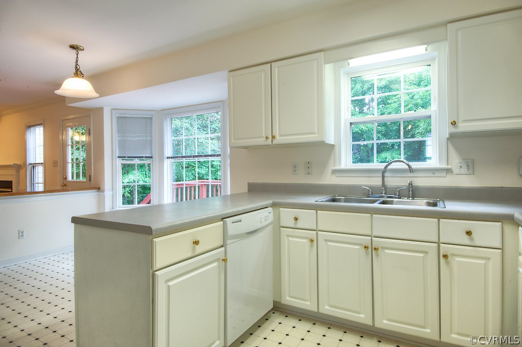 401 Michaux Ridge Court Midlothian, VA 23113 - Photo 6 of 13 Gallery Image 6