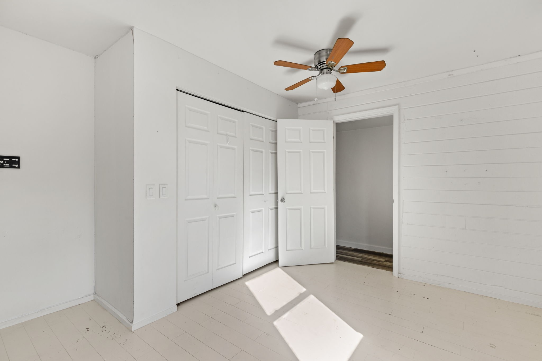 9680 Buttermilk Ridge Road Lawrenceburg, TN 38464 - Photo 16 of 61 wooden floor in an empty room
