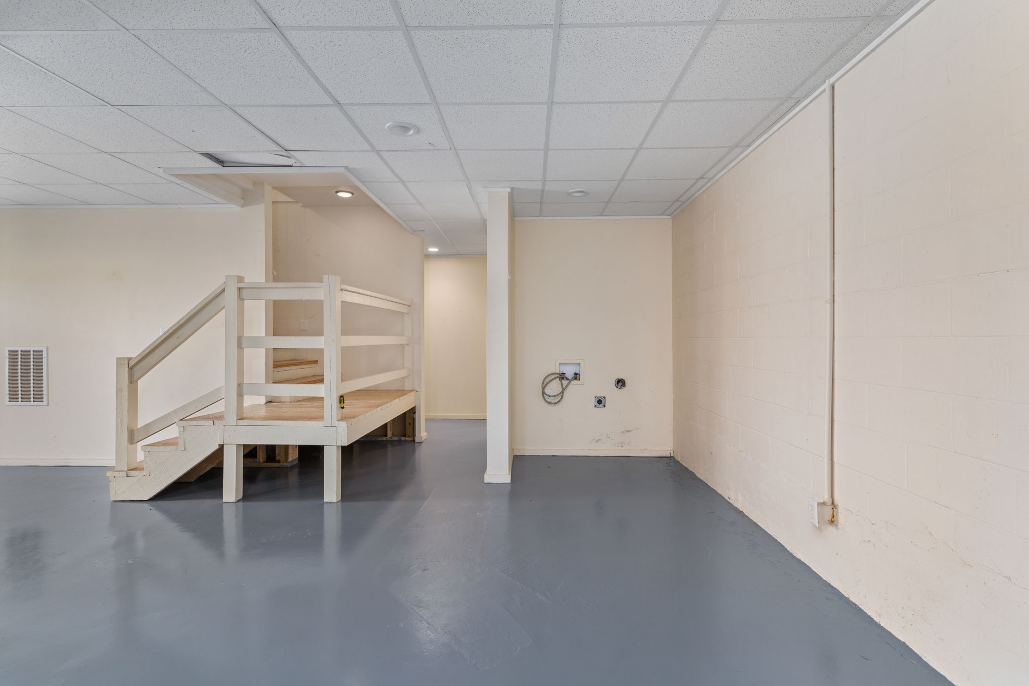 9680 Buttermilk Ridge Road Lawrenceburg, TN 38464 - Photo 25 of 61 an empty room with wooden floor and windows