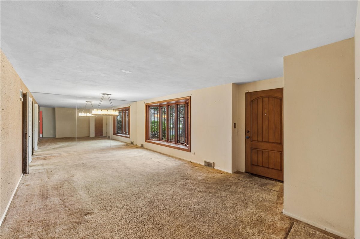 306 Lonsdale Road Prospect Heights, IL 60070 - Photo 6 of 24