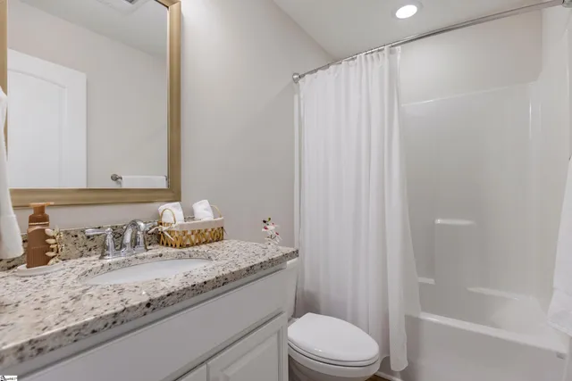 $436,000 | 3 Steeds Gln Road, Piedmont, SC 29673