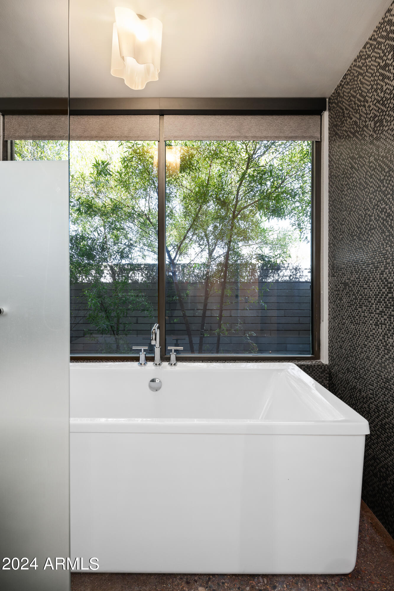 15212 North Sandy Blf Road Fort McDowell, AZ 85264 - Photo 23 of 66 a bathroom with a bathtub