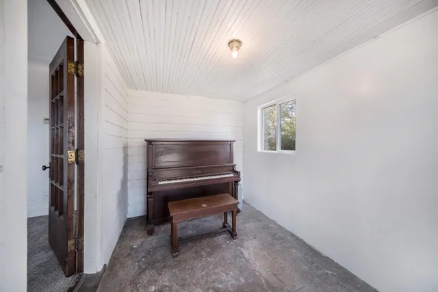 $260,000 | 13431 Crowe Road, Milan, MI 48160