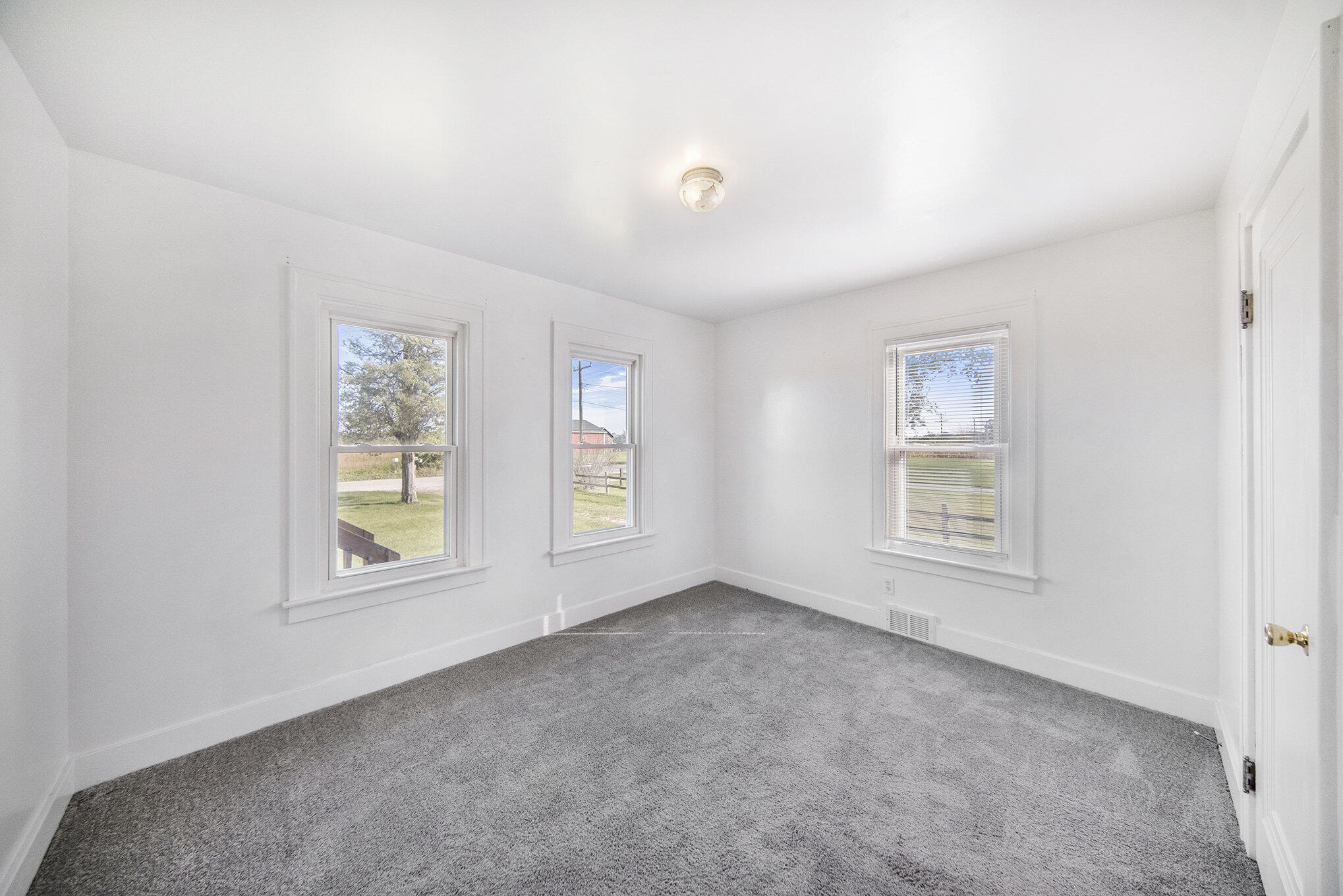 13431 Crowe Road Milan, MI 48160 - Photo 13 of 29 014_sbp_116_503