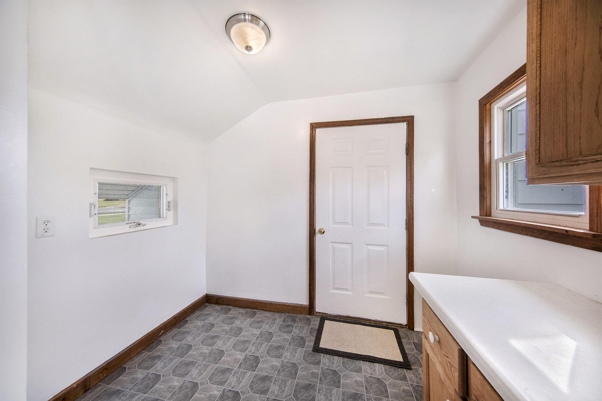 13431 Crowe Road Milan, MI 48160 - Photo 9 of 29 010_sbp_120_120