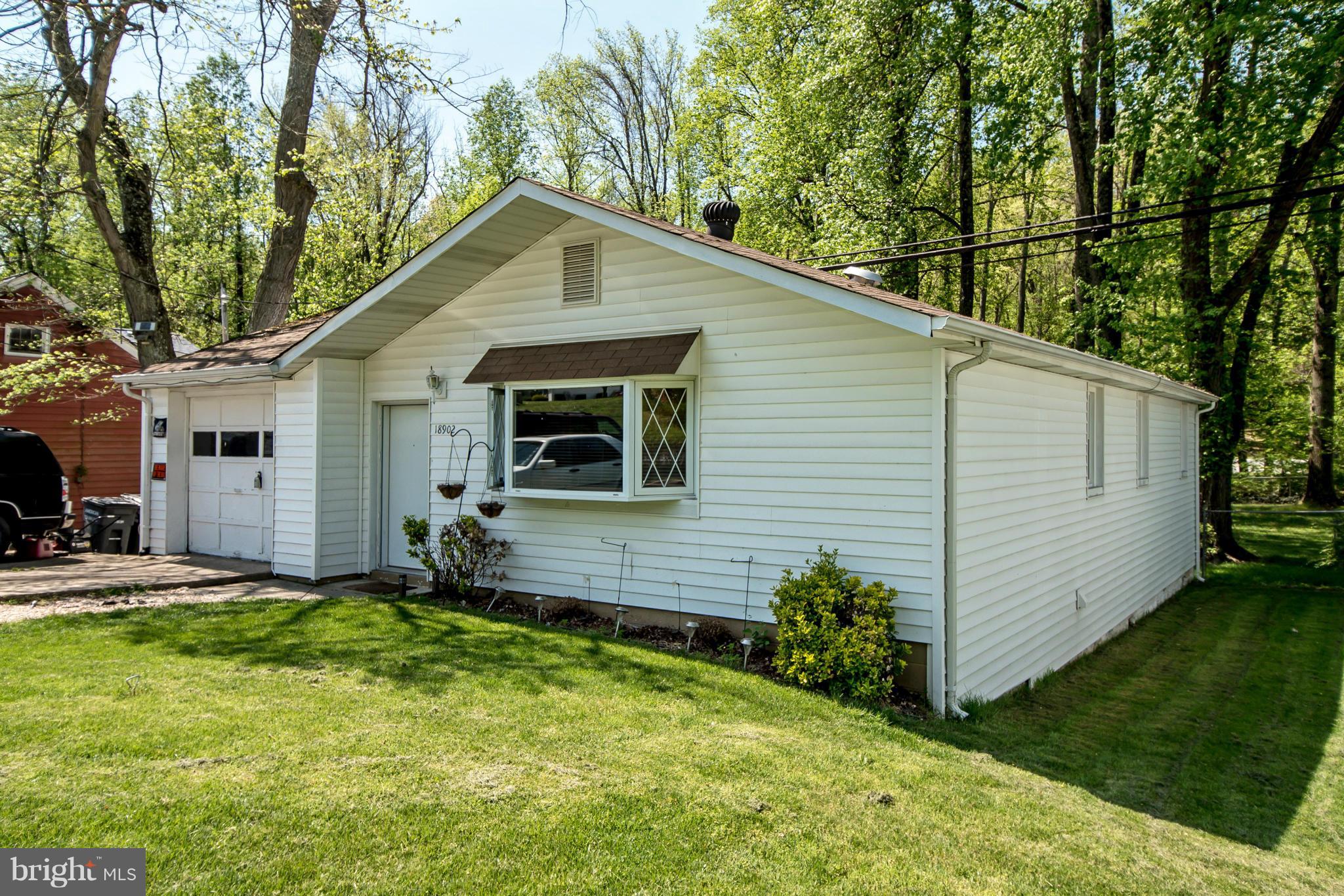 18902 Fuller Heights Road Triangle, VA 22172 - Photo 2 of 19 Exterior (Front)