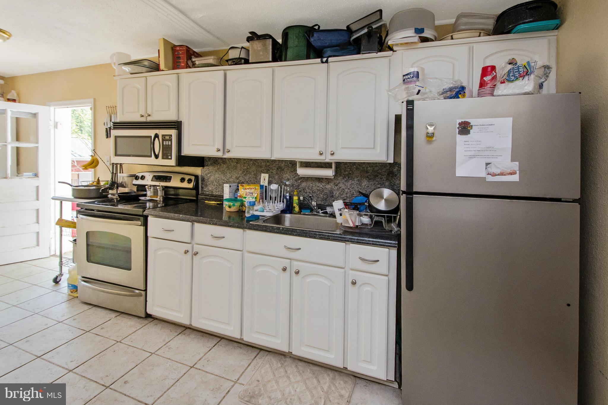 18902 Fuller Heights Road Triangle, VA 22172 - Photo 9 of 19 Kitchen
