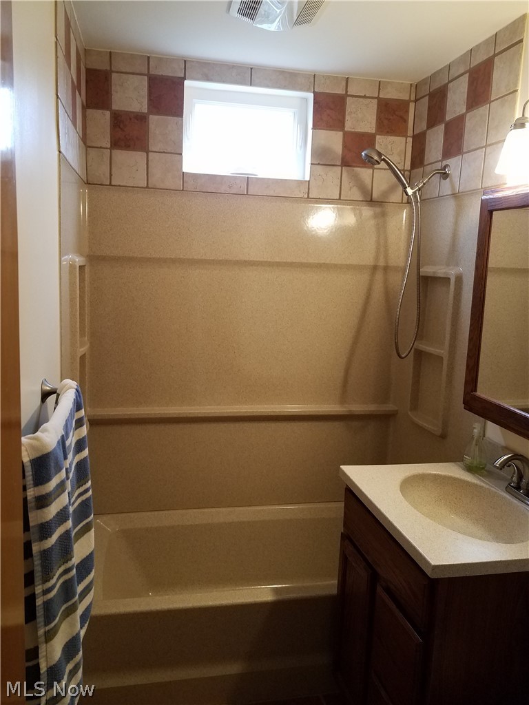 6172 Turney Road Cleveland, OH 44125 - Photo 7 of 26 Gallery Image 7