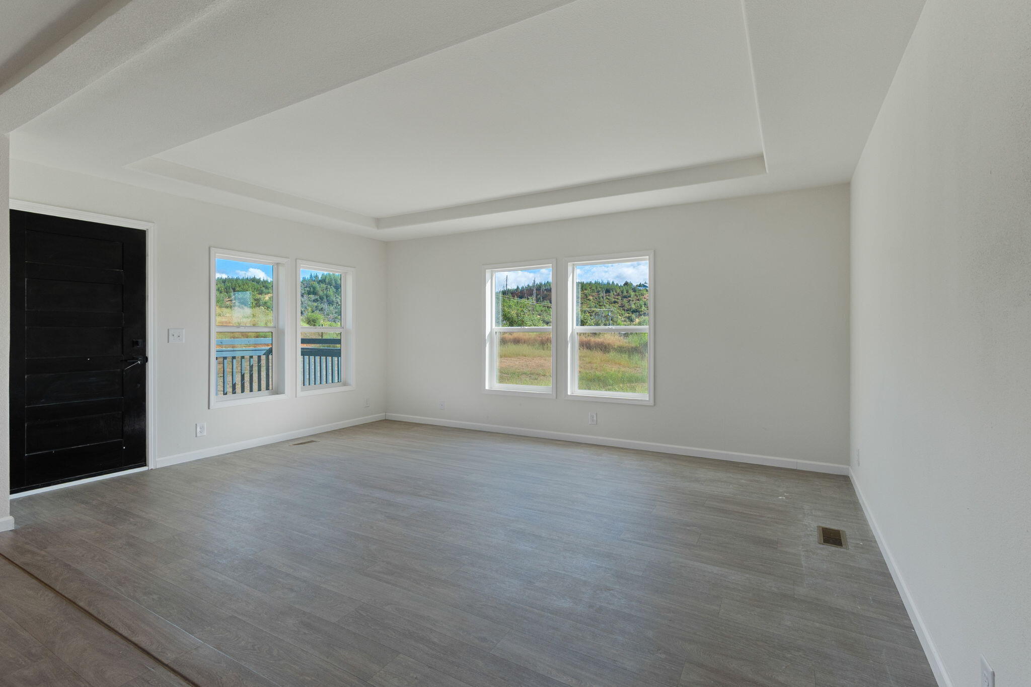 11258 Iron Mountain Road Redding, CA 96001 - Photo 3 of 27 Coffered ceilings