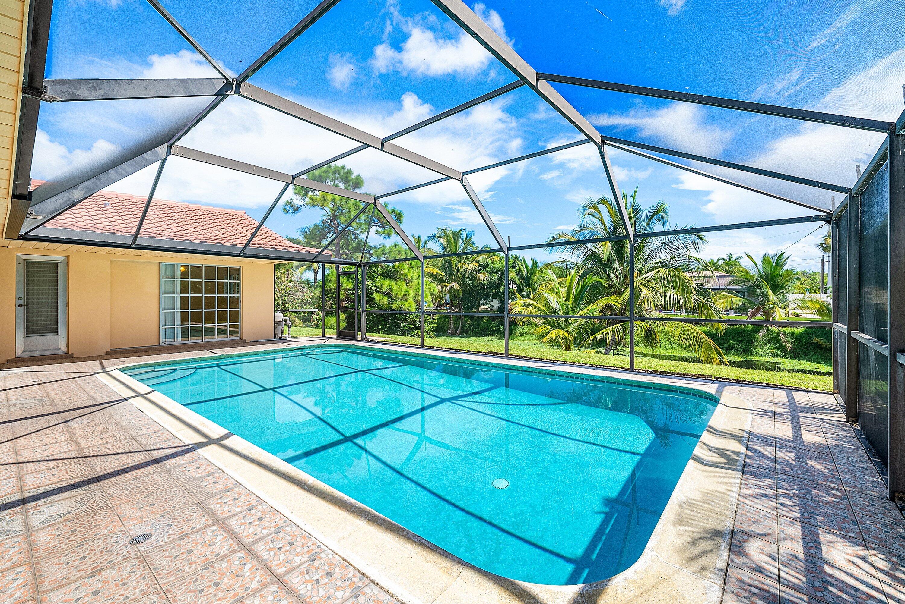 480 Northwest 11th Avenue Boca Raton, FL 33486 - Photo 15 of 43 a view of a indoor pool