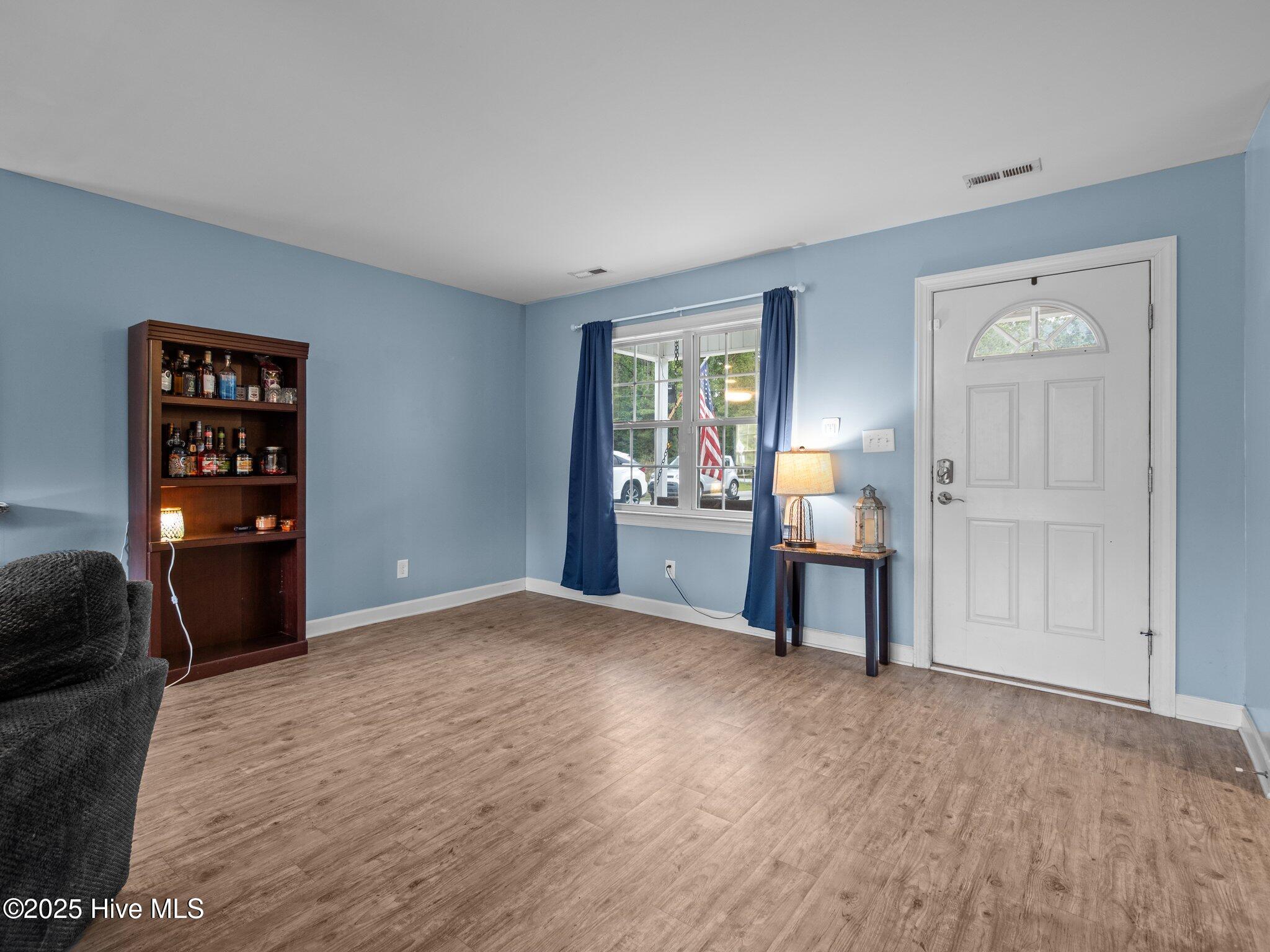 660 Riggs Road Hubert, NC 28539 - Photo 5 of 36 Entrance