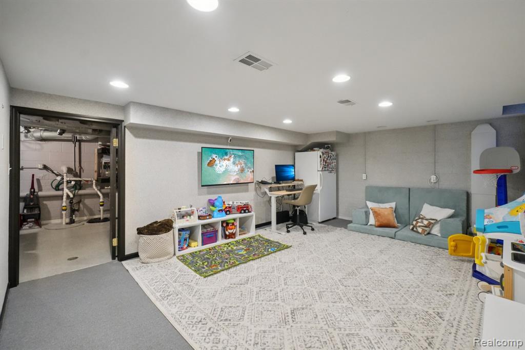 1039 Hawthorne Road Grosse Pointe Woods, MI 48236 - Photo 30 of 63