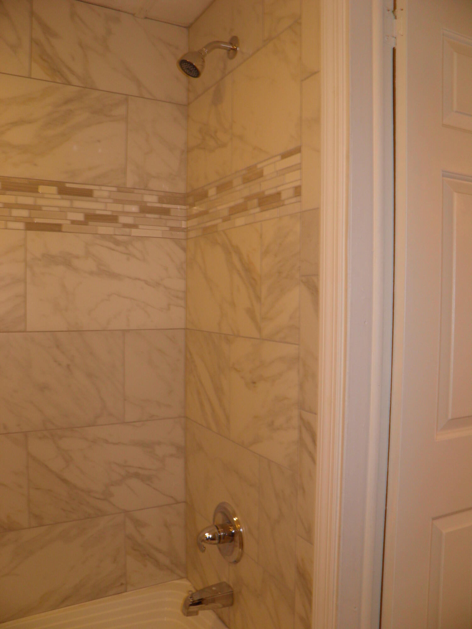 810 Gibson Road Fort Walton Beach, FL 32547 - Photo 23 of 35 Shower Wall Detail