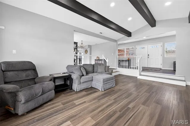 $325,000 | 6750 Foxshire Drive, Florissant, MO 63033