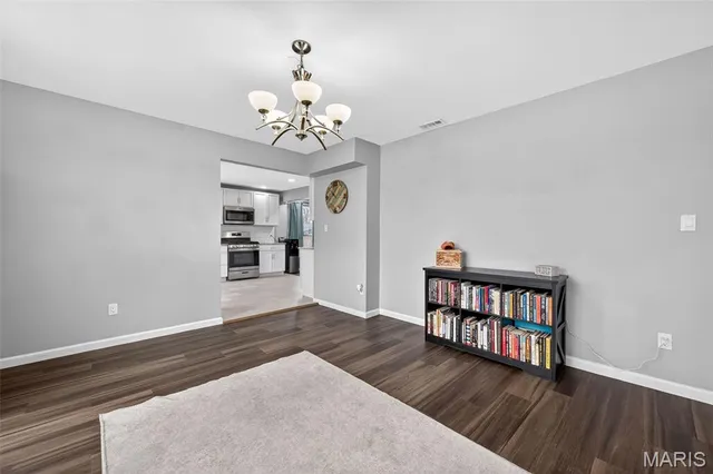 $325,000 | 6750 Foxshire Drive, Florissant, MO 63033