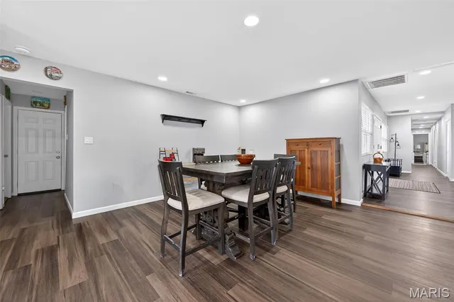 $325,000 | 6750 Foxshire Drive, Florissant, MO 63033