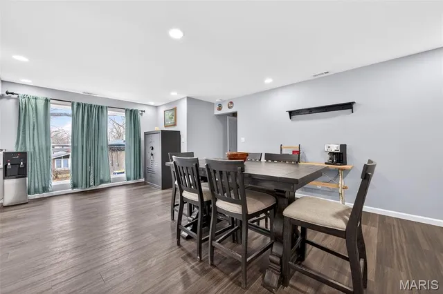 $325,000 | 6750 Foxshire Drive, Florissant, MO 63033