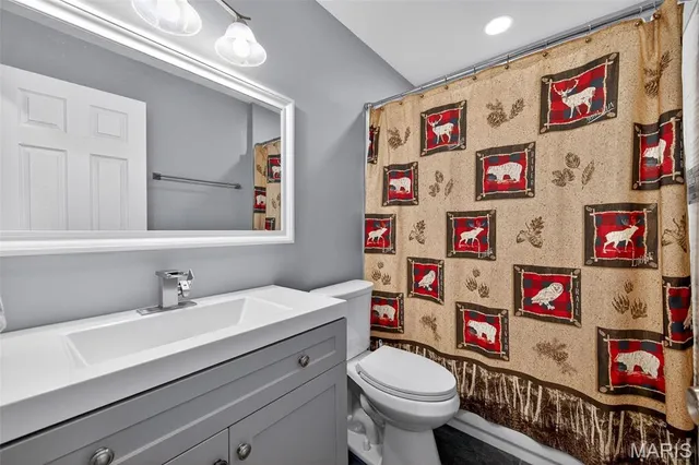 $325,000 | 6750 Foxshire Drive, Florissant, MO 63033