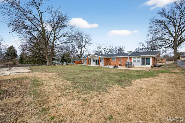 $325,000 | 6750 Foxshire Drive, Florissant, MO 63033