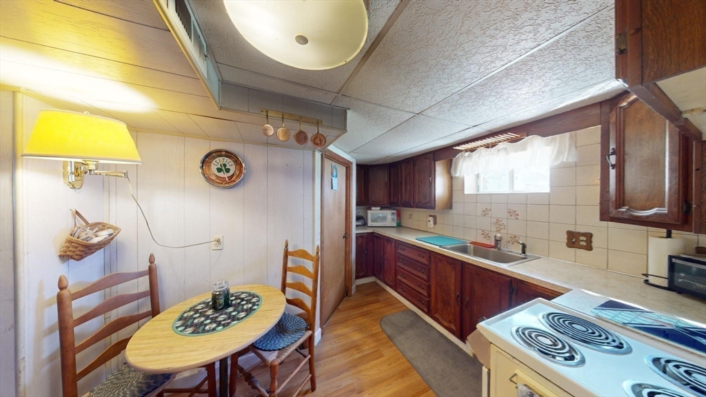 32 Hillcrest Road Burlington, MA 01803 - Photo 30 of 41 Gallery Image 30
