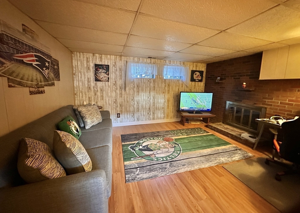 32 Hillcrest Road Burlington, MA 01803 - Photo 31 of 41 Gallery Image 31