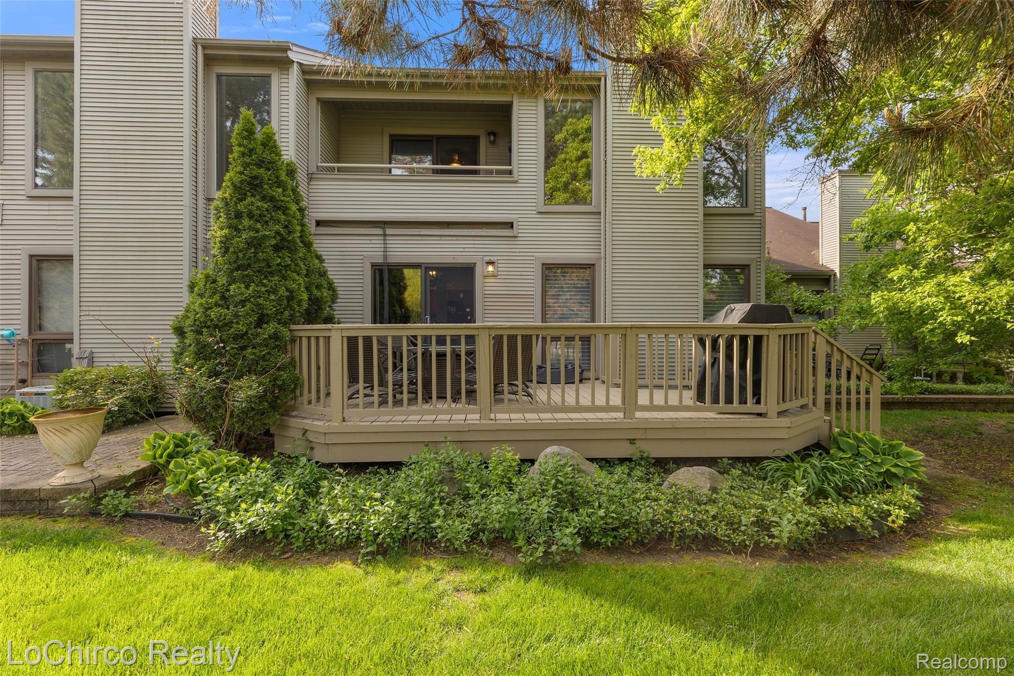 609 Cheshire Ct-3.jpg
