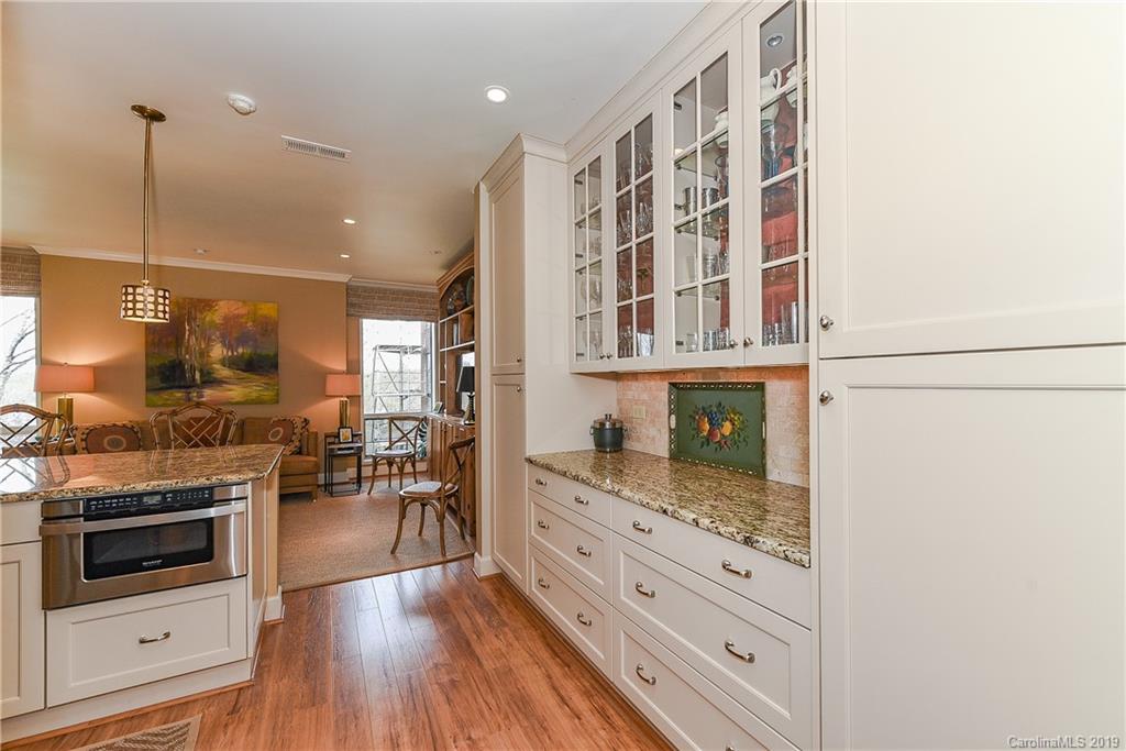 858 Cherokee Road Charlotte, NC 28207 - Photo 4 of 15 Gallery Image 4