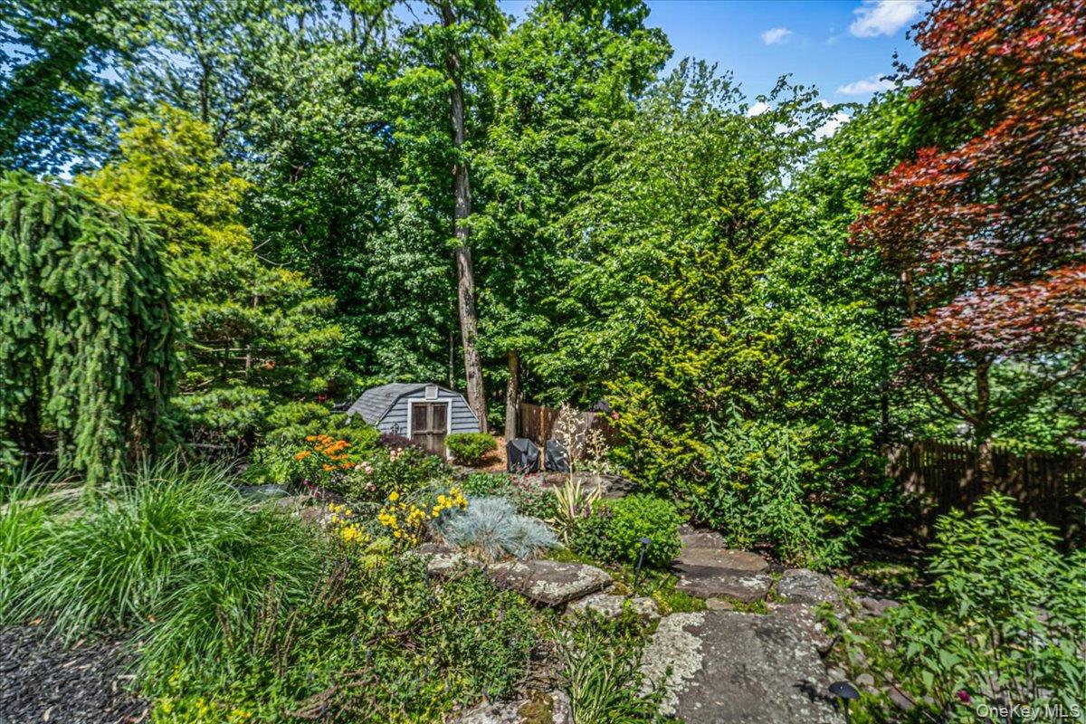 94 Hess Road Valley Cottage, NY 10989 - Photo 32 of 34