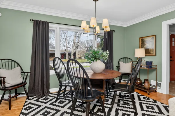 $634,900 | 210 Woodward Avenue, Geneva, IL 60134