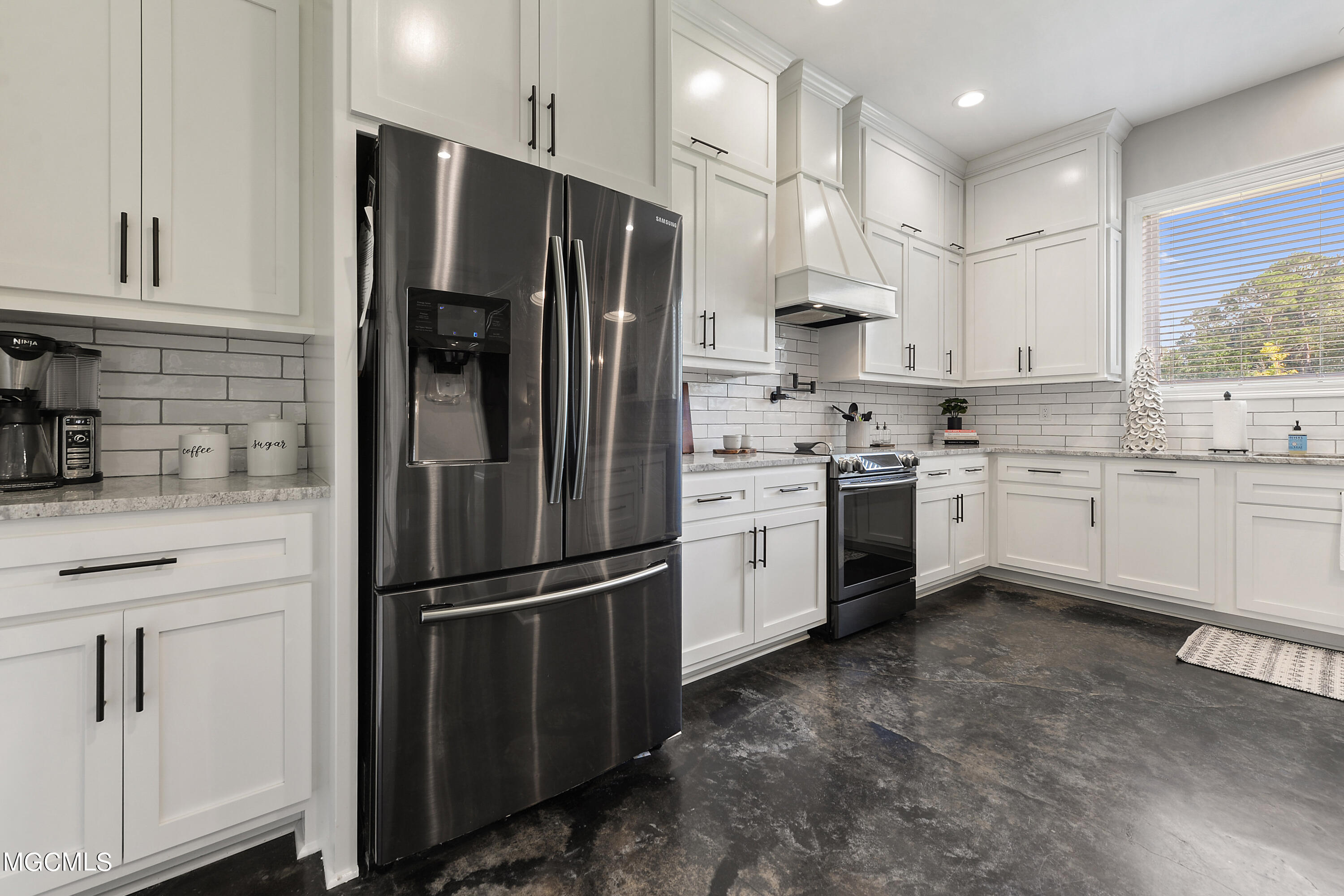 6301 Brown Road Ocean Springs, MS 39564 - Photo 10 of 34 011