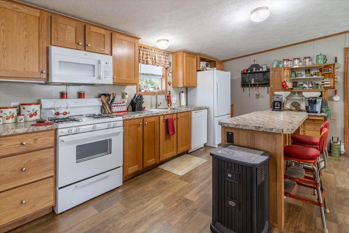 116 Bowen Road Searsport, ME 04974 - Photo 16 of 51 Kitchen