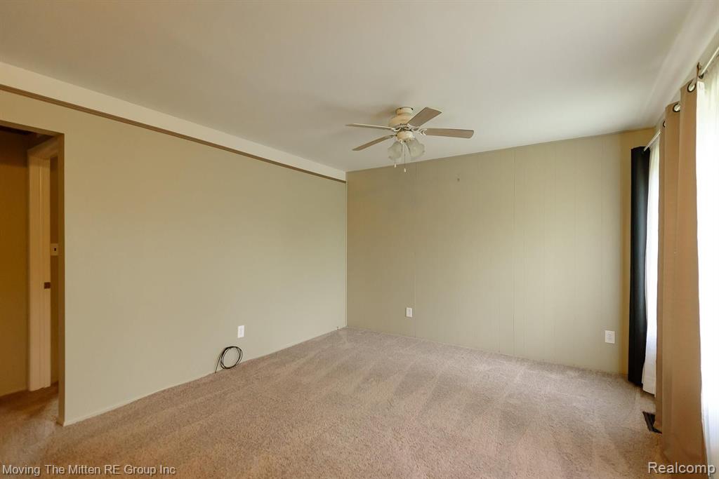 526 South Henry Ruff Road Westland, MI 48186 - Photo 13 of 39
