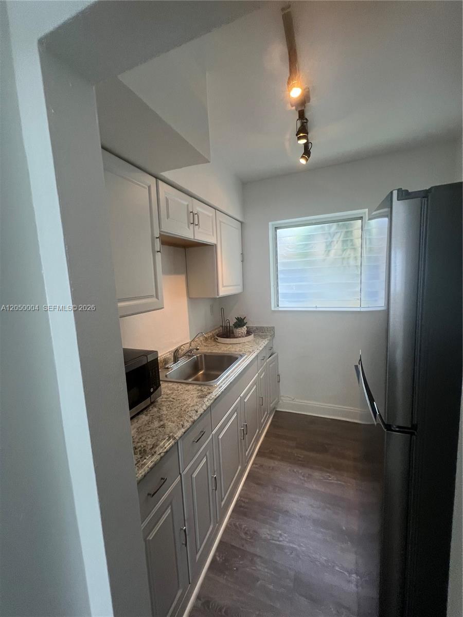 7720 Harding Avenue, Unit 9 Miami Beach, FL 33141 - Photo 11 of 27