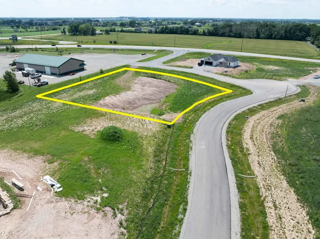 $123,000 | Oak Creek, Unit 16, Kaukauna, WI 54130