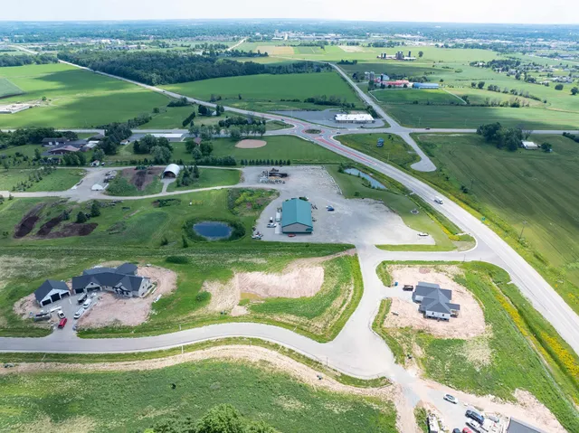 $123,000 | Oak Creek, Unit 16, Kaukauna, WI 54130