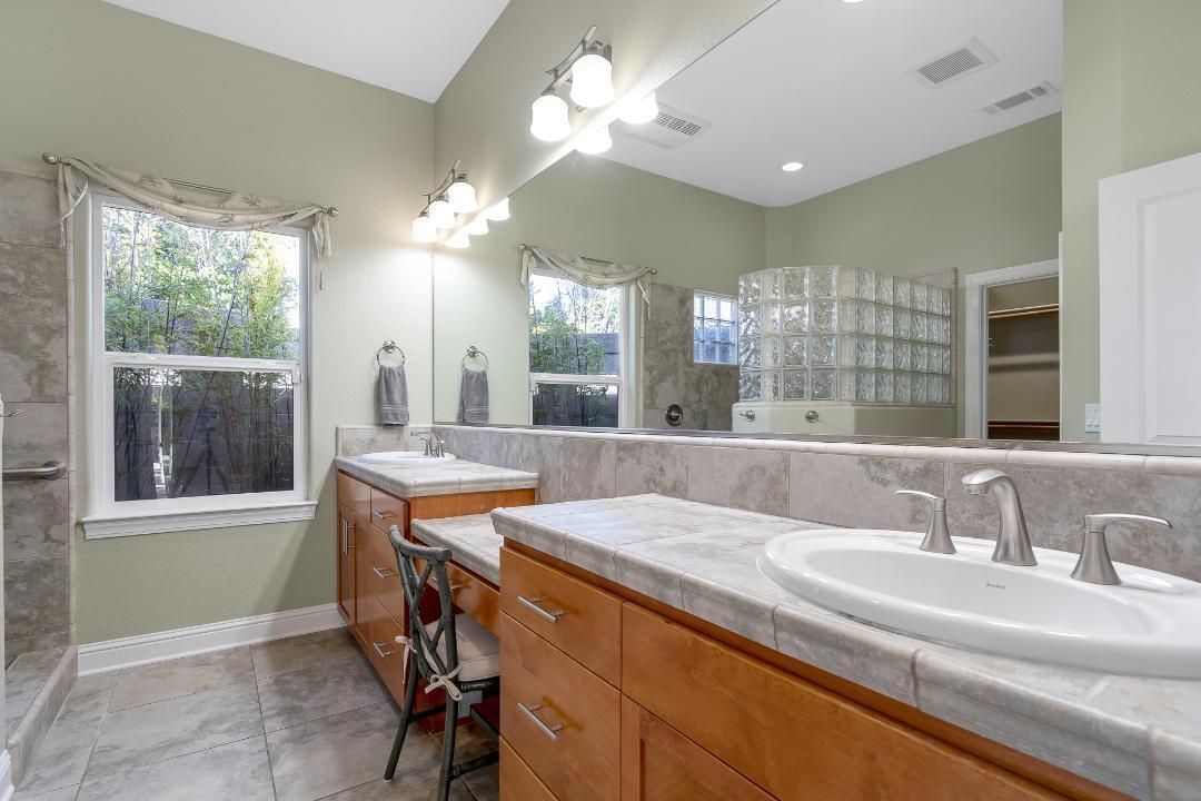 3685 Wimbledon Drive Redding, CA 96002 - Photo 46 of 70 Primary Bathroom