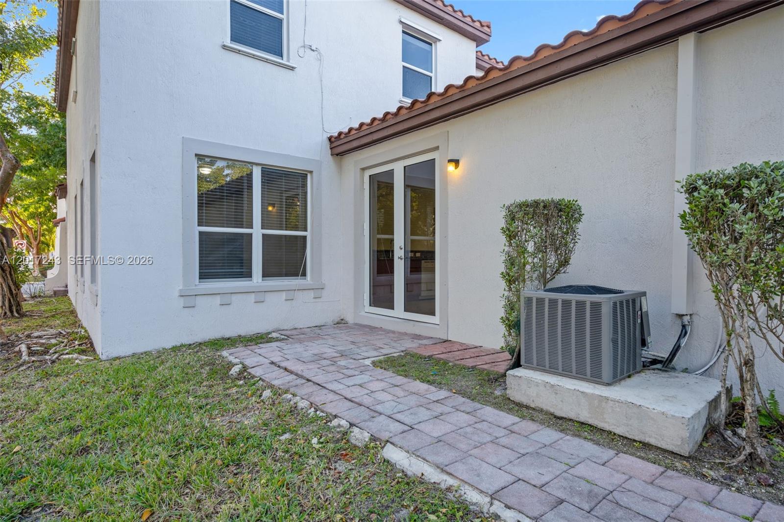 9243 Southwest 170th Avenue Miami, FL 33196 - Photo 26 of 36