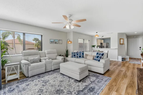 $289,900 | 6940 Southeast Constitution Boulevard, Unit 206, Hobe Sound, FL 33455