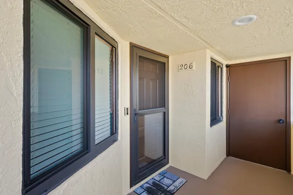 $289,900 | 6940 Southeast Constitution Boulevard, Unit 206, Hobe Sound, FL 33455