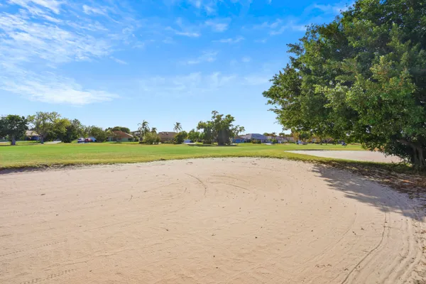 $289,900 | 6940 Southeast Constitution Boulevard, Unit 206, Hobe Sound, FL 33455