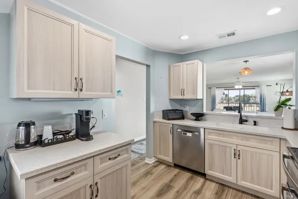$289,900 | 6940 Southeast Constitution Boulevard, Unit 206, Hobe Sound, FL 33455