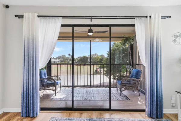$289,900 | 6940 Southeast Constitution Boulevard, Unit 206, Hobe Sound, FL 33455
