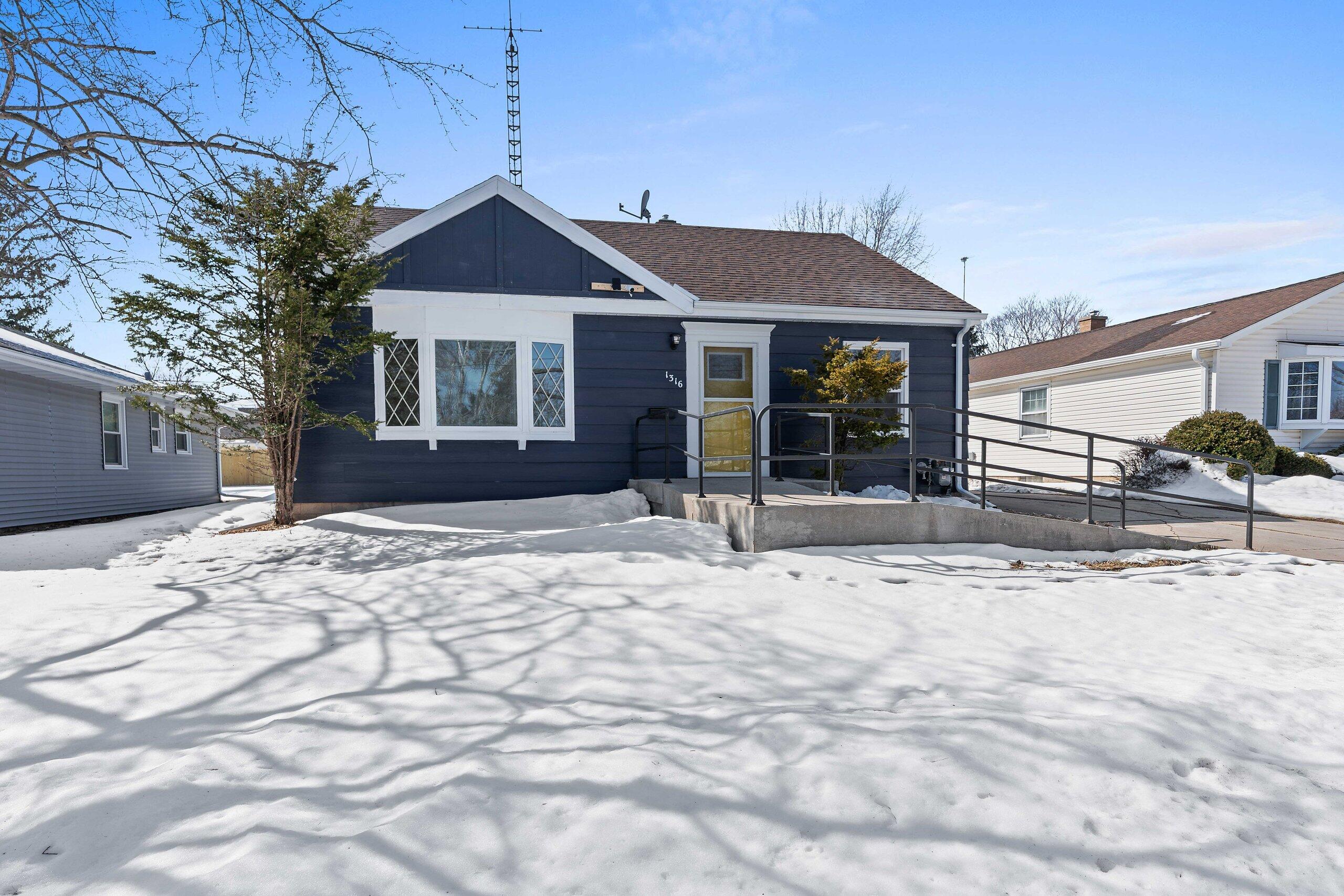 1316 North 8th Street Manitowoc, WI 54220 - Photo 1 of 1 _DSC2788-FULL.jpg-SMALL