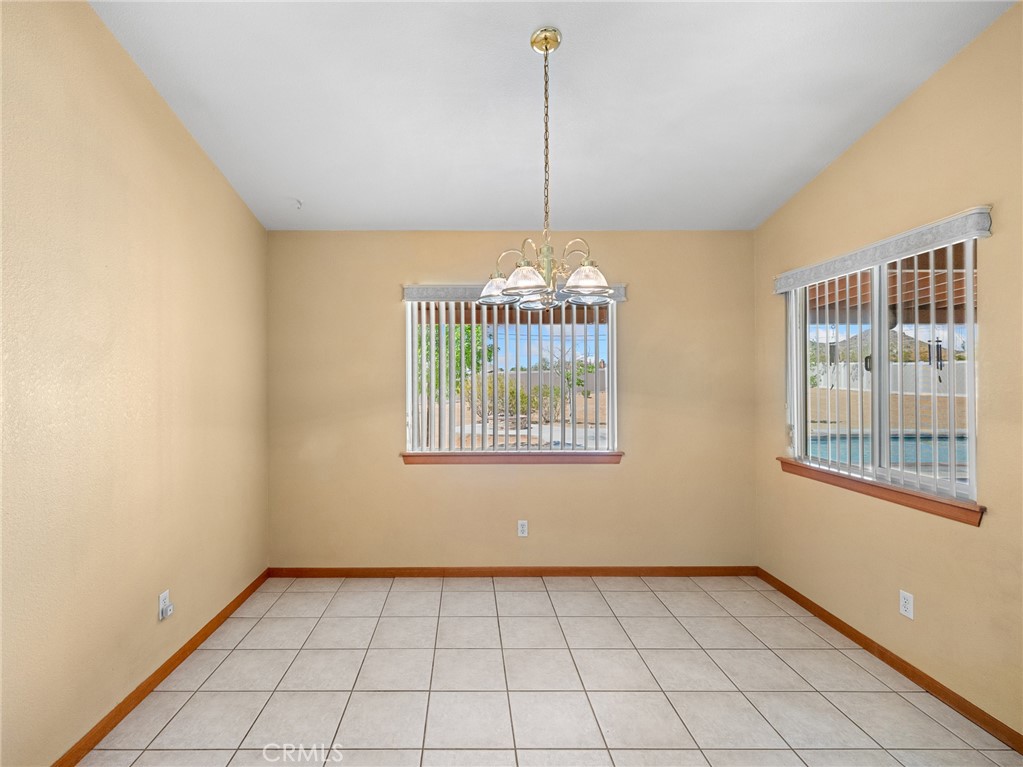 19224 Roanoke Road Apple Valley, CA 92307 - Photo 12 of 53