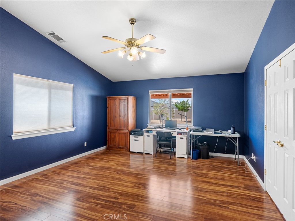 19224 Roanoke Road Apple Valley, CA 92307 - Photo 14 of 53