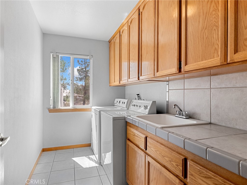 19224 Roanoke Road Apple Valley, CA 92307 - Photo 17 of 53