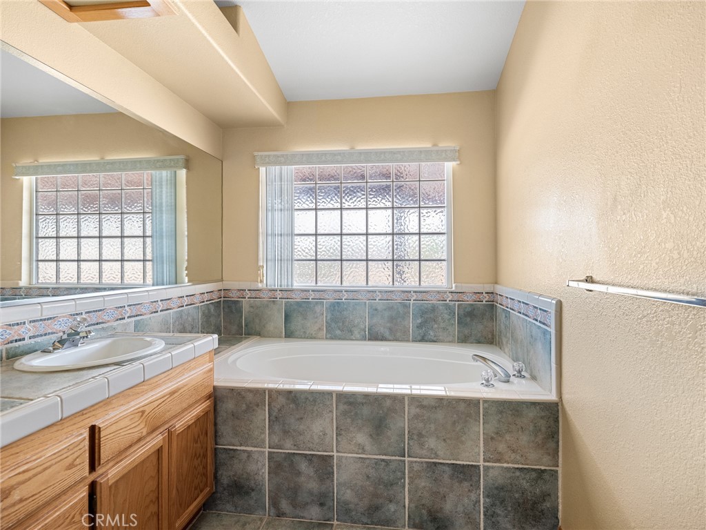 19224 Roanoke Road Apple Valley, CA 92307 - Photo 33 of 53