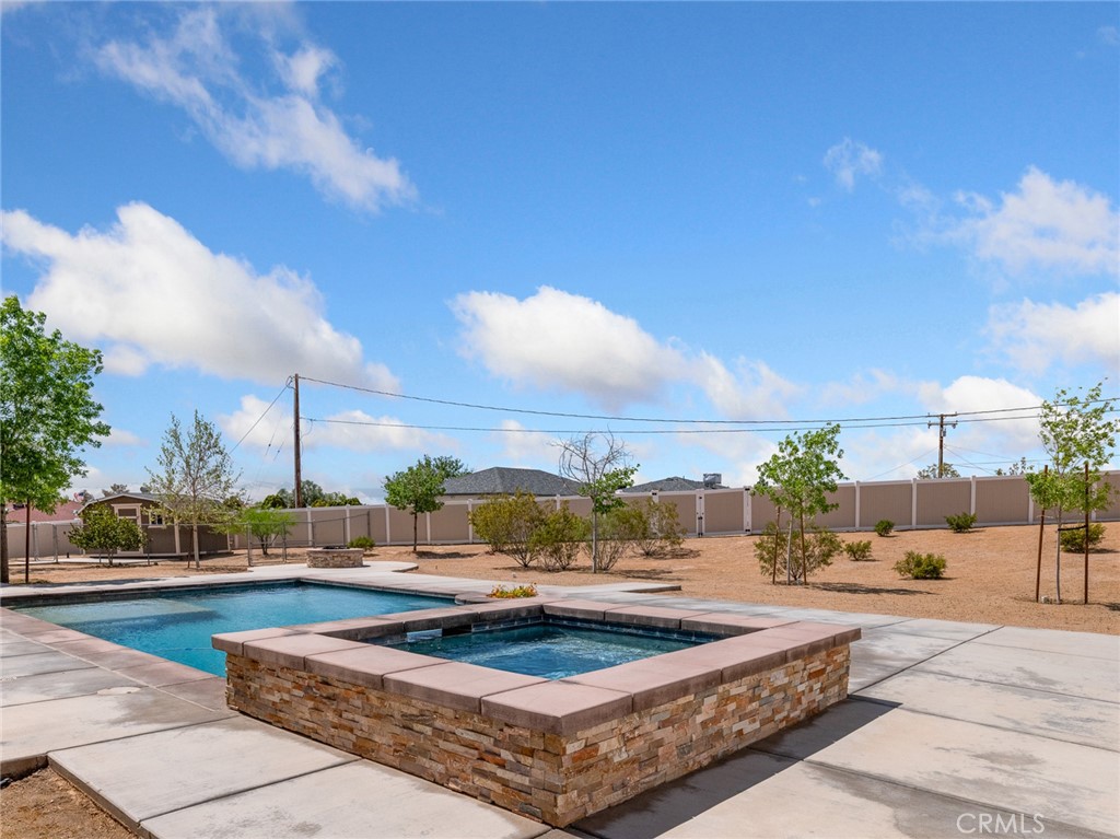 19224 Roanoke Road Apple Valley, CA 92307 - Photo 45 of 53